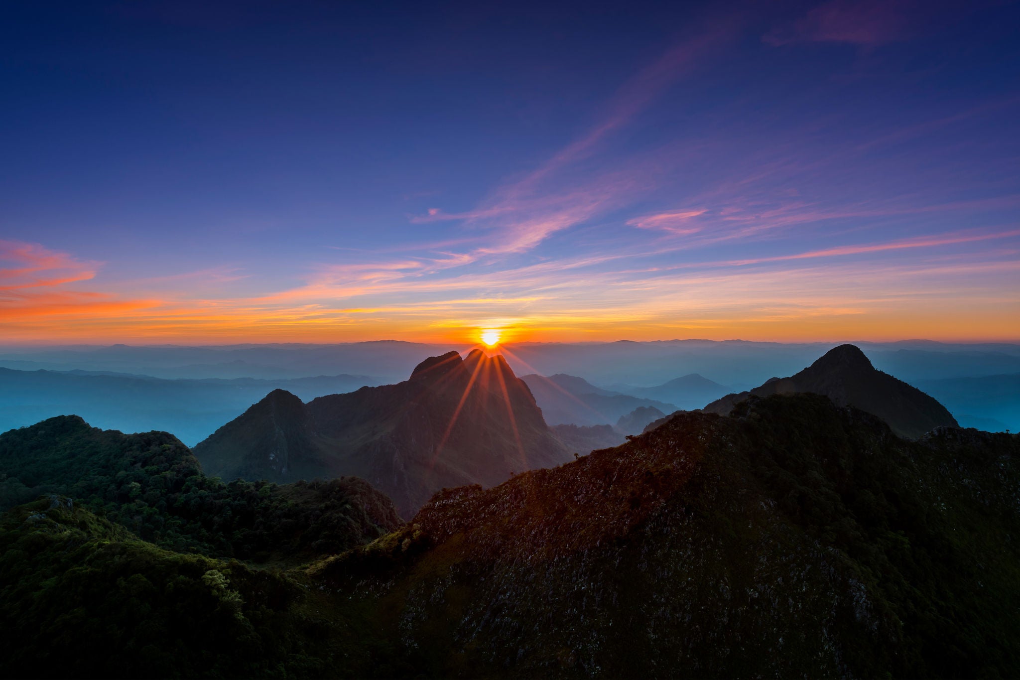  View point to see sunset with big mountains