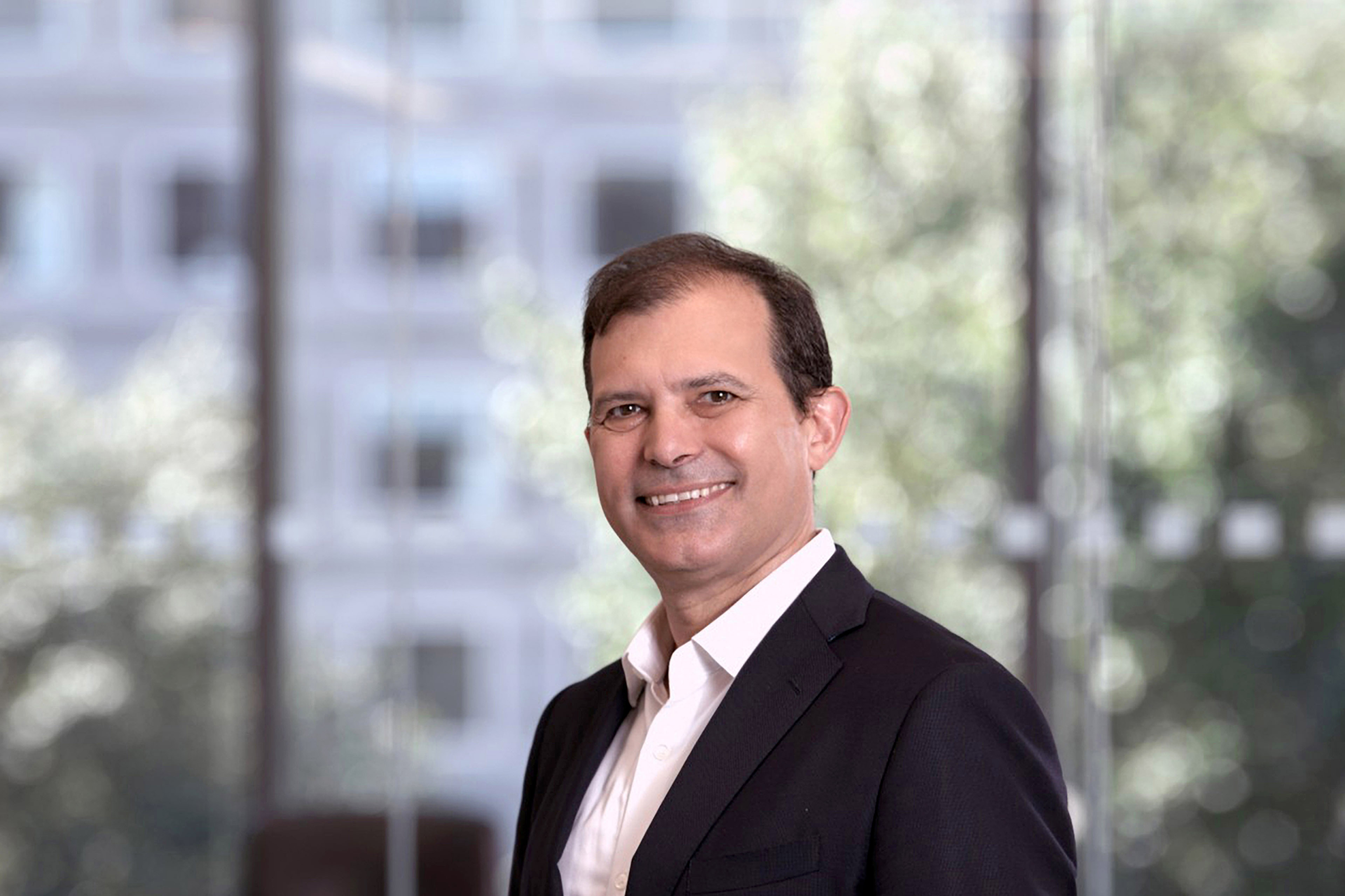 Photographic portrait of Rob Bradley